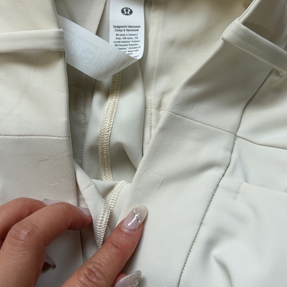 EUC daydrift high rise straight leg trouser light ivory sz Small short lululemon - Picture 3 of 16